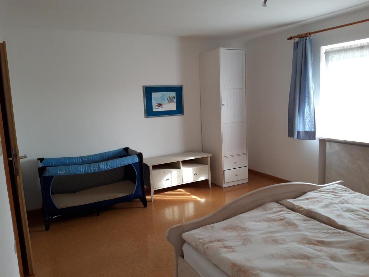 Ferienwohnung Im Seidlerhof Mit Balkon Und Garten 론바크 외부 사진