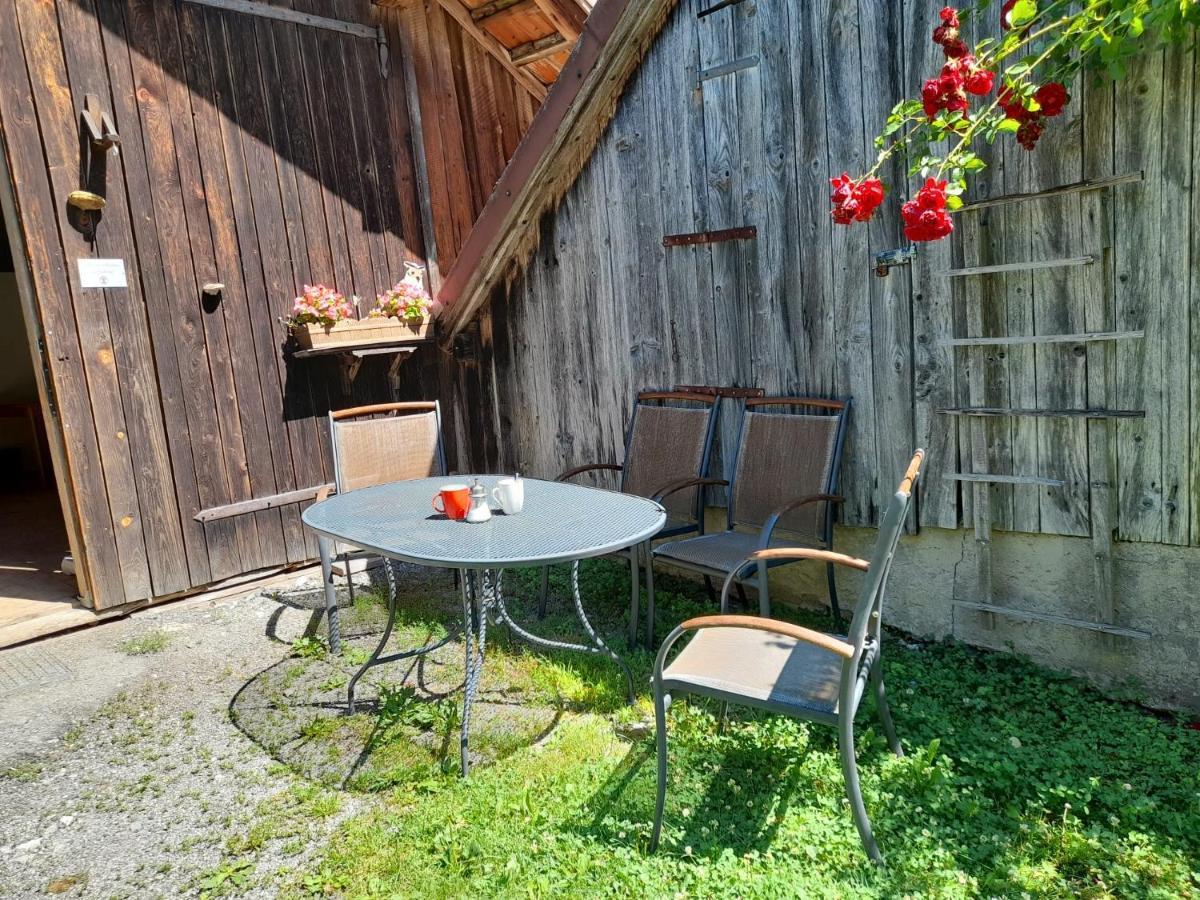 Ferienwohnung Im Seidlerhof Mit Balkon Und Garten 론바크 외부 사진